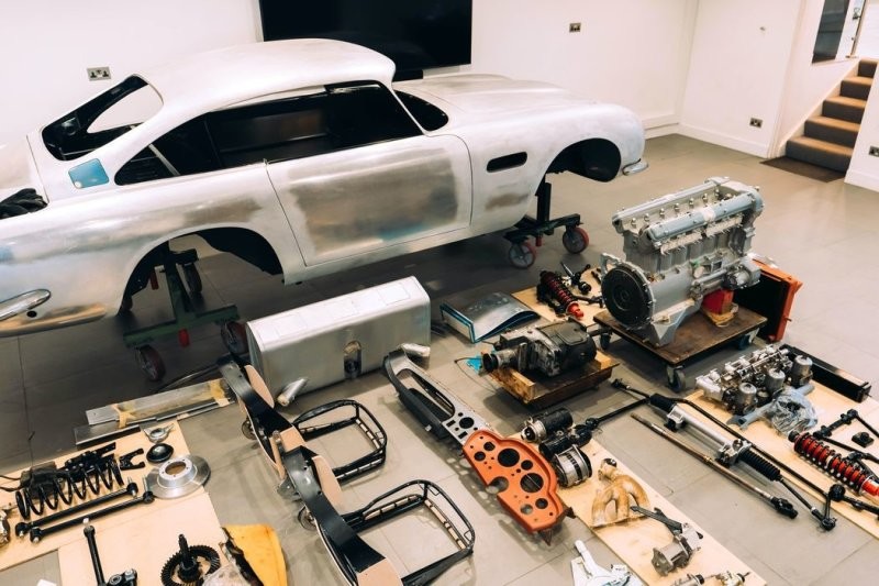 Соберите свой собственный автомобиль Бонда: Aston Martin DB5 1964 года выставлен на аукцион в виде конструктора