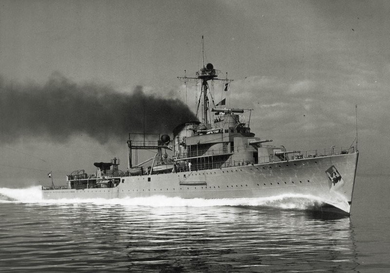 Победа Императорского флота Японии при подавляющем преимуществе врага. Бой в проливе Бадунг