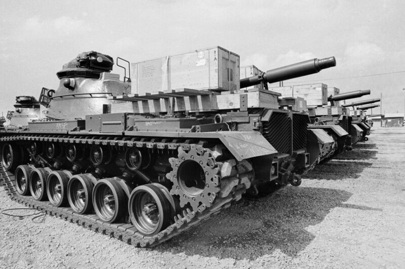 Ноябрь 1972 года. Новые танки M48 Patton прибыли в Сайгон. Фото Ennio Iacobucci.