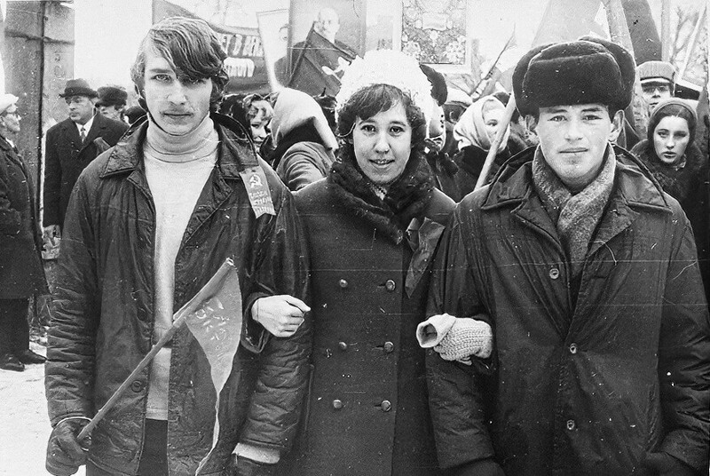 7 ноября 1972 года. Татарская АССР, Чистополь. Школа №18 перед маршем.
