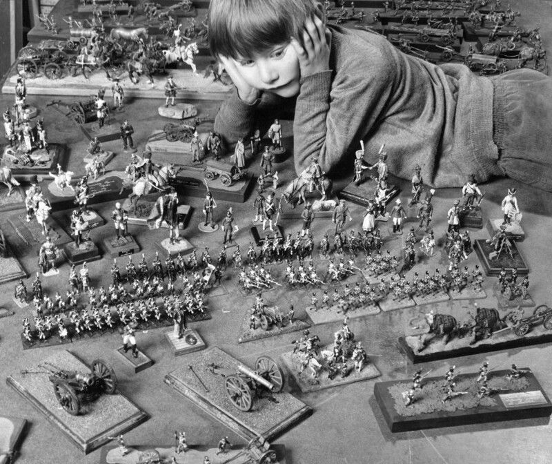2 ноября 1972 года. Великобритания. Мальчик в мастерской, где делают солдатиков.