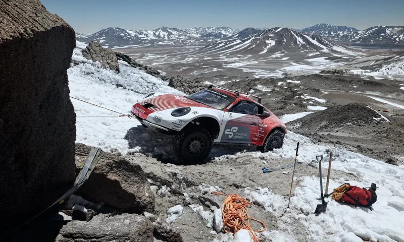 Porsche предприняла попытку покорить самый высокий вулкан в мире на экстремальном 911-м