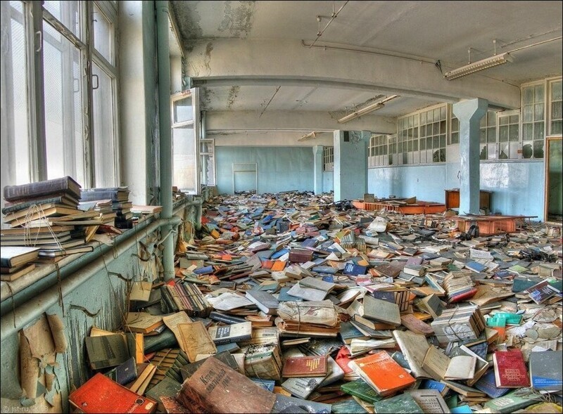 Заброшенная библиотека, Россия