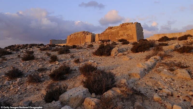 Археологи нашли могилу Клеопатры