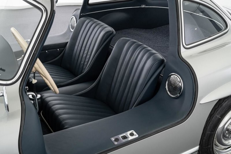 Отреставрированный Mercedes-Benz 300 SL Gullwing: муза Энди Уорхола выставлена на продажу