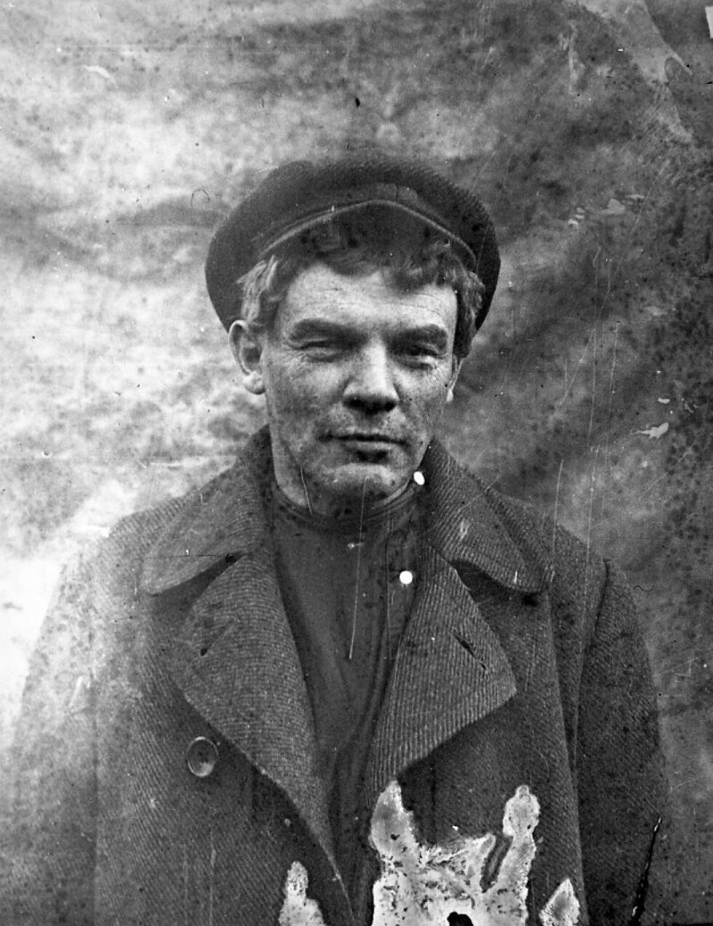 Один из портретов Ленина, август 1917 года. Фото сделали для поддельного пропуска на чужое имя