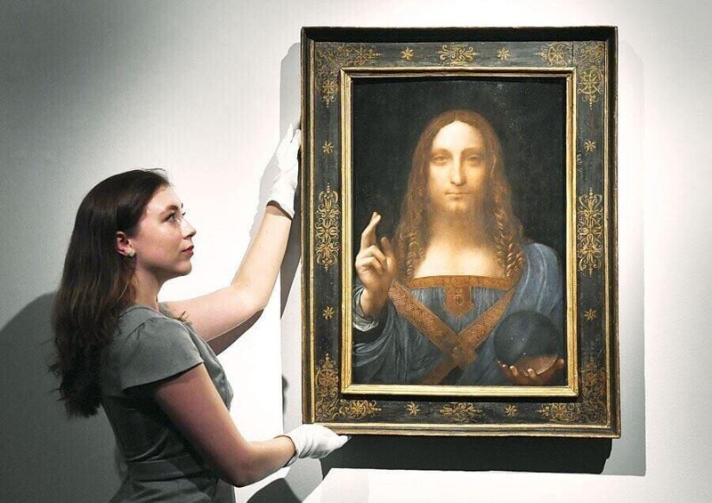 Спаситель мира, самая дорогая картина, когда-либо проданная, изображающая Иисуса Христа в . Она была написана Леонардо да Винчи около 1490-1510 годов и продана за 450, 3 миллиона долларов в 2017 году