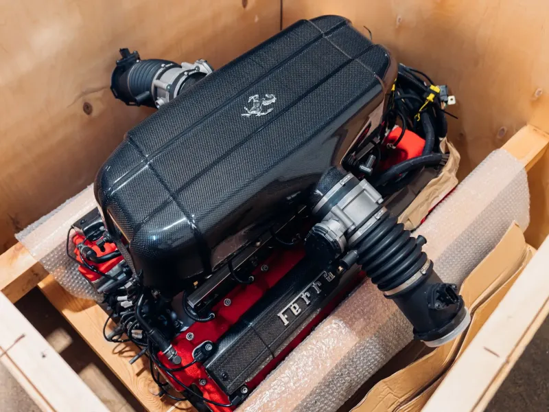 Абсолютно новый 6,0-литровый двигатель Ferrari Enzo V12 отправляется на аукцион