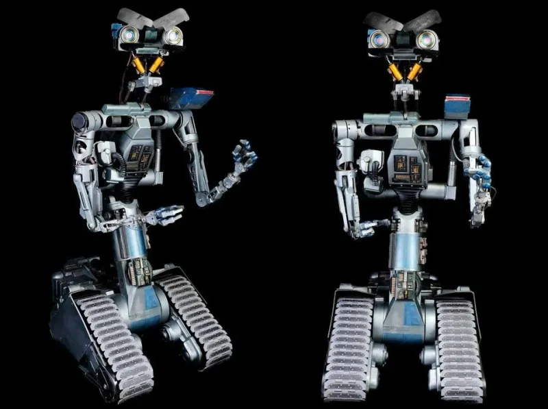 «Короткое замыкание»: оригинальный робот Johnny 5 направляется на аукцион