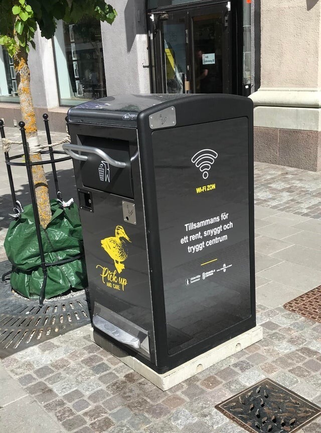 В Швеции есть мусорные баки с Wi-Fi, чтобы мотивировать людей выбрасывать мусор