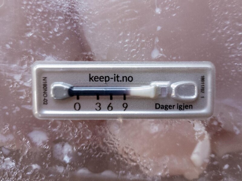 В Норвегии на упакованном мясе есть “термометр”, который показывает, сколько дней осталось до того, как оно испортится