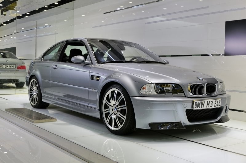 BMW выставляет на аукцион почти новый M3 CSL по очень низкой цене