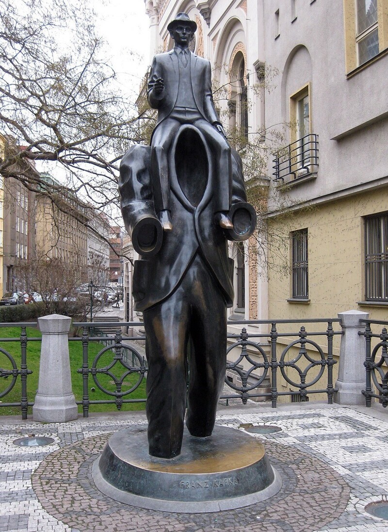 13. Памятник Францу Кафке, Прага, Чехия