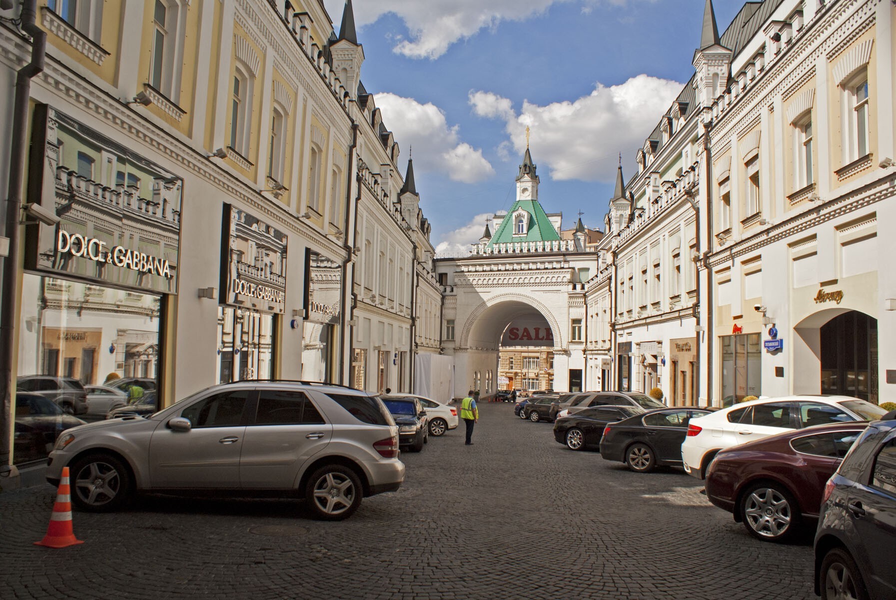 That moscow. Третьяковский проезд Москва. Третьяковская улица Москва. Улочки на Третьяковской. Москва в пределах садового.