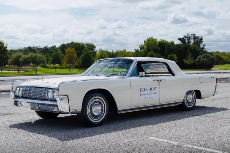 Кабриолет Lincoln Continental 1964 года выпуска экс-президента США Линдона Джонсона выставлен на продажу