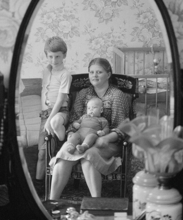 Ирина Муравьева с сыновьями Женей и Даниилом, 1983 год