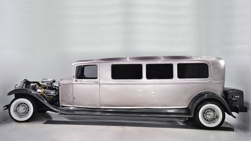 Крутой лимузин хот-род, сделанный из двух старых Ford