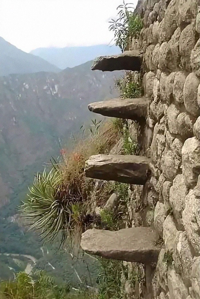 4. Настоящая лестница смерти в Мачу-Пикчу, Перу