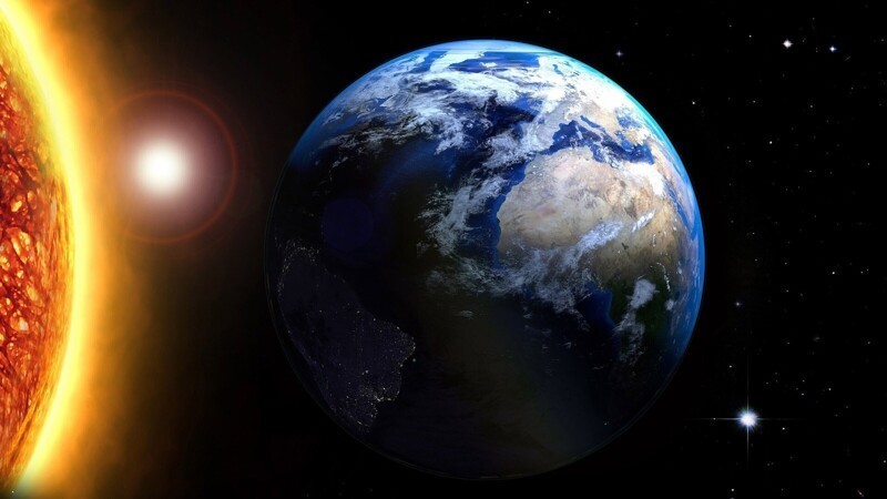 Солнце находится примерно в 150 миллионах километров от Земли