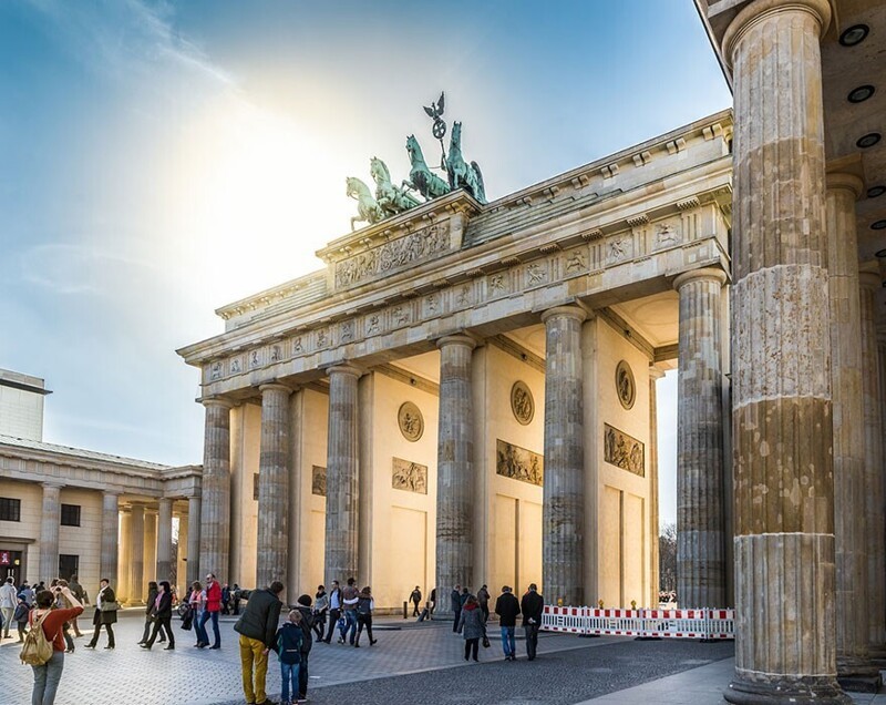 Бранденбургские ворота - впечатляющая достопримечательность Берлина