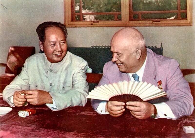  Мао Цзэдун и Никита Хрущёв. Во время визита Мао в СССР. 1958 год. Колорированная фотография