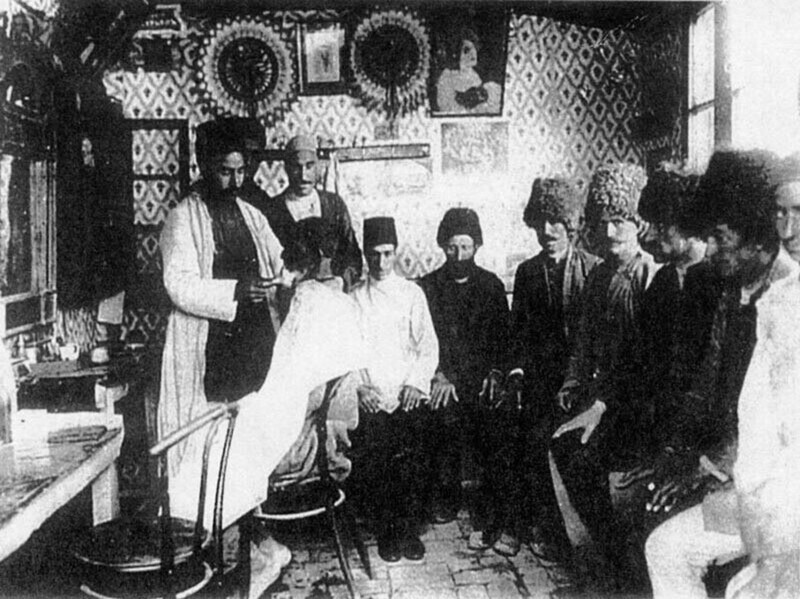 Очередь в парикмахерской. Баку. 1900-е годы