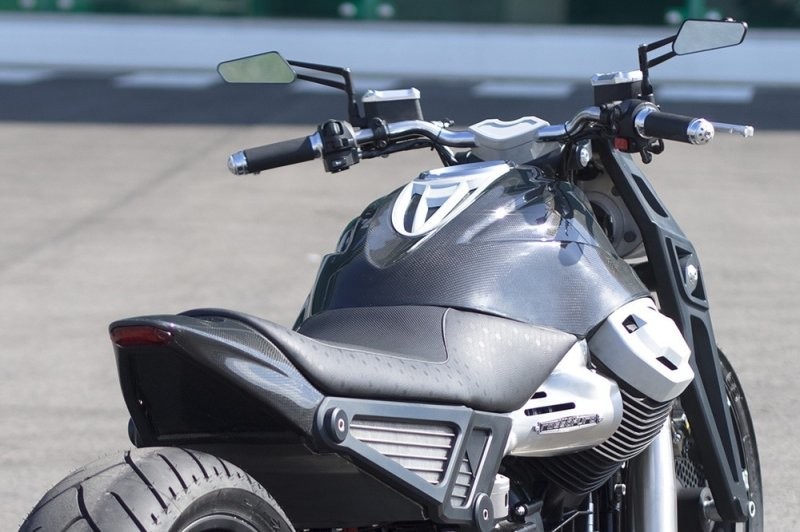 Российский мотоцикл «Мономах» с частичкой мотора от представительского Aurus