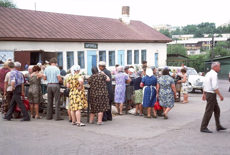 Картофель на колхозном рынке в Хабаровске, 1976 год