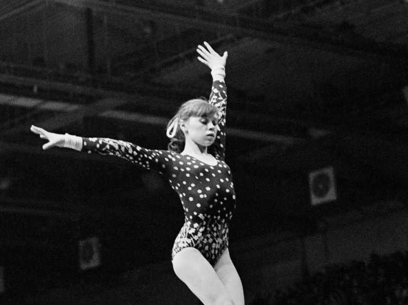 “Ты вечно ищешь повода ничего не делать”: как тренер сломал жизнь гимнастке Елене Мухиной