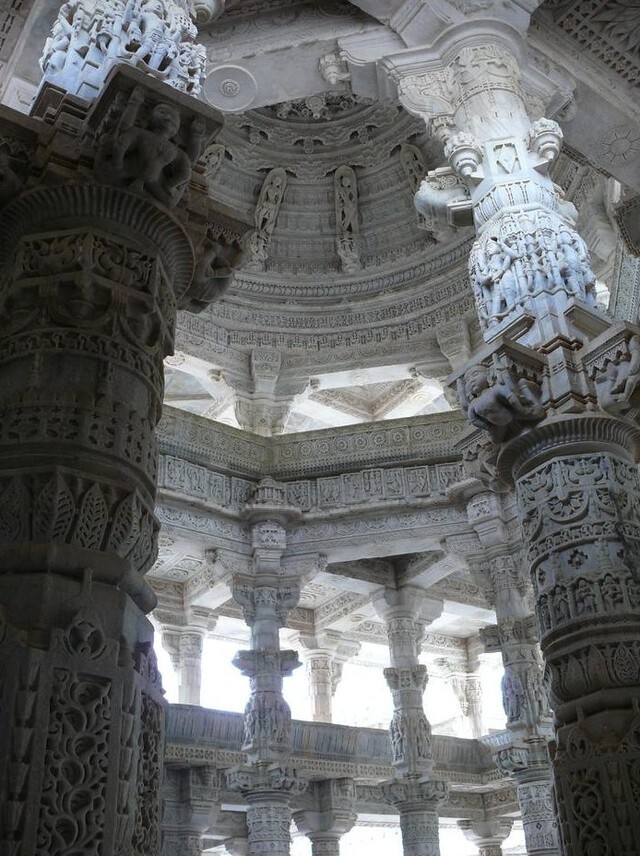 Храм Ранакпур в Раджастане, Индия