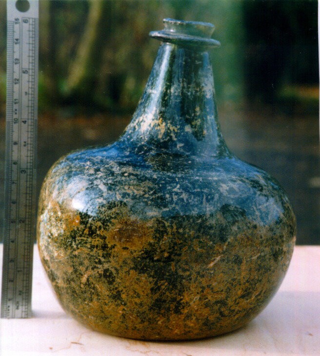 Проклятие, угрожающее археологам: злые духи в старинных бутылках