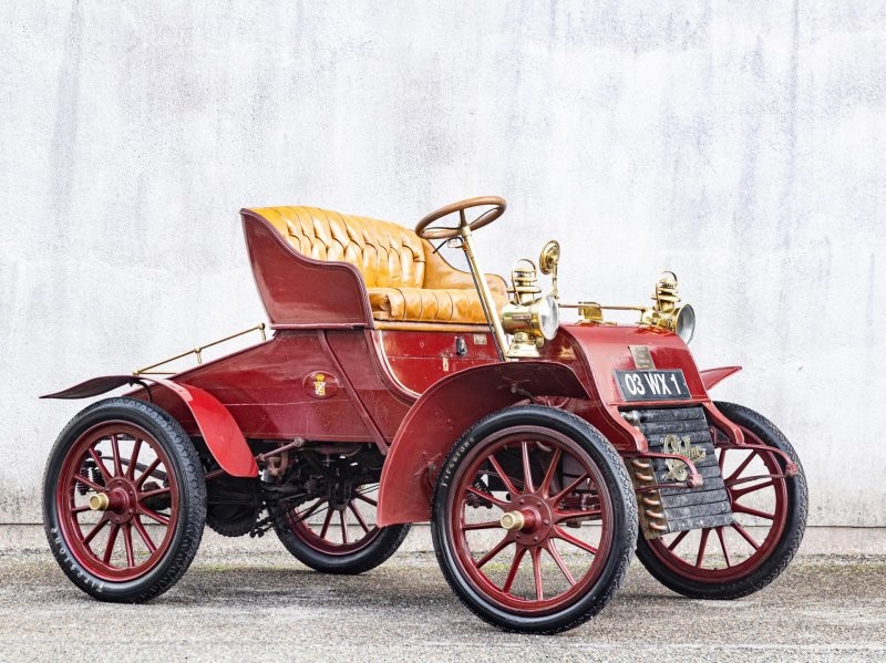 10. Cadillac Type A Runabout 1903 года (№626) продан за £75,900