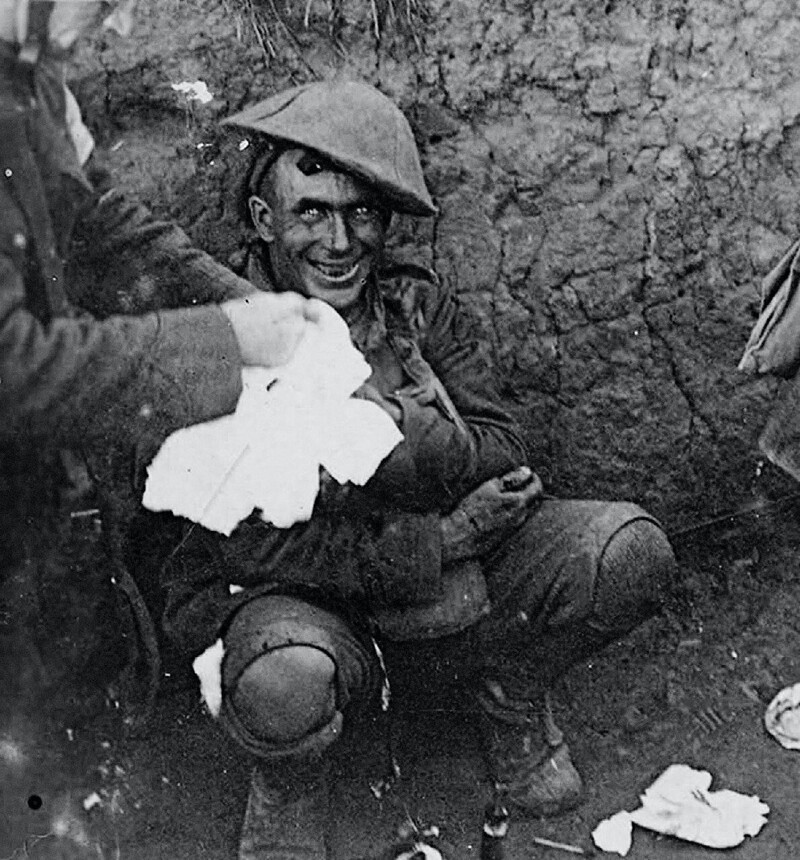 6. Контуженный пехотинец с жутким взглядом во время битвы Курселет. Франция, 1916 год
