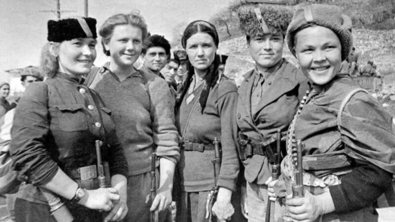 Партизанки, участвовавшие в освобождении Крыма. Поселок Симеиз, 1944 год