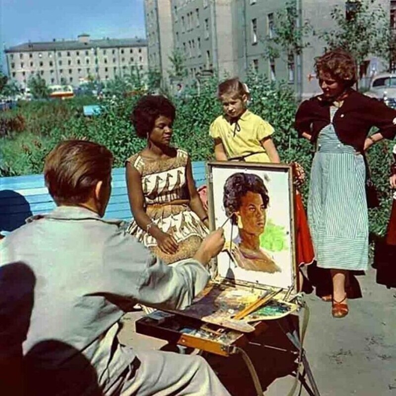 На улицах Москвы в дни Фестиваля молодёжи и студентов, 1957 год, фото Станов Александр
