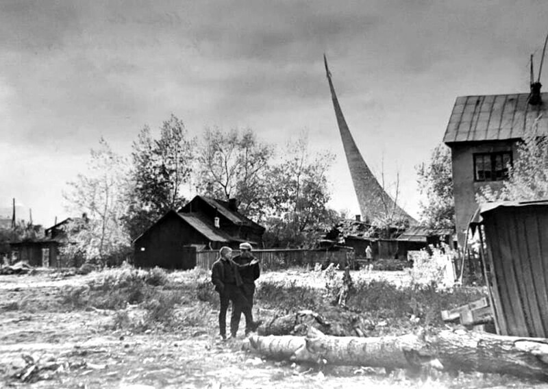 Памятник Космонавтам, Москва, 1966 год