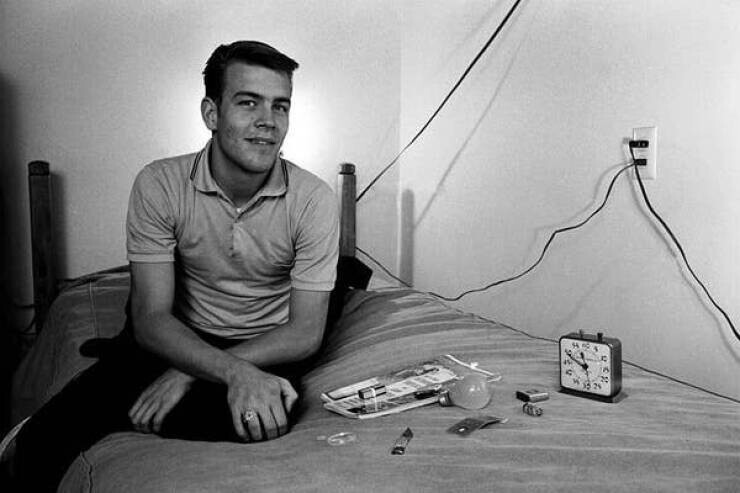 Американец Рэнди Гарднер в 1964 году, в возрасте 17 лет, установил рекорд - он не спал 264 часа (это 11 дней и 25 минут)