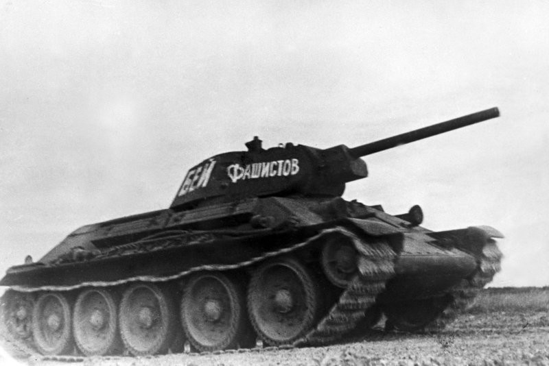Недооценённый подвиг Фадина: как советский танк точным выстрелом сбил немецкий бомбардировщик