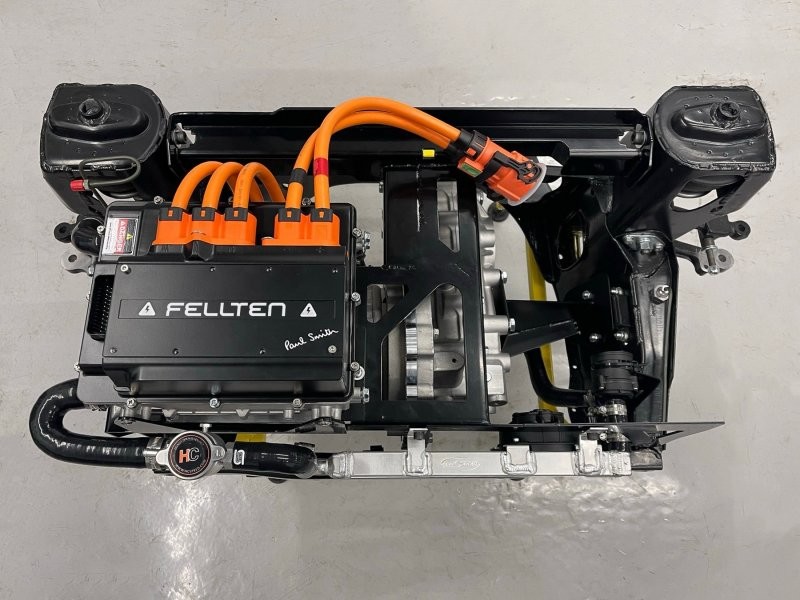 Компания Felten Motors разработала универсальный комплект для установки электромотора в классический автомобиль