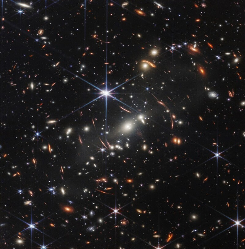 Скопление галактик SMACS 0723, первое полноценное изображение телескопа "Джеймс Уэбб"
