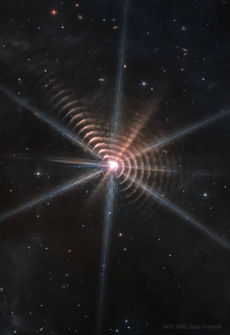 Пылевые оболочки вокруг звезды Вольфа-Райе WR 140 (созвездие Лебедя)