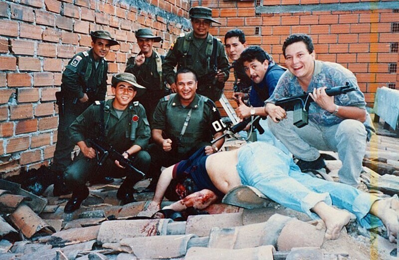 2 декабря 1993 года в Медельине полицией убит наркобарон Пабло Эскобар