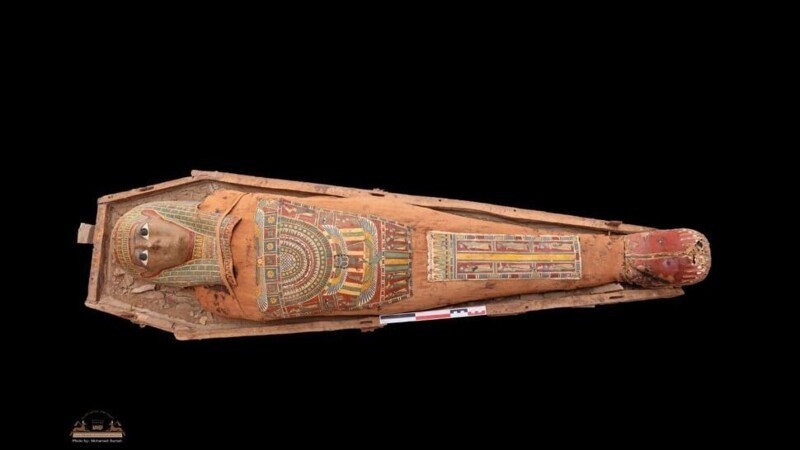 В Египте нашли портреты мумии и древнего идола