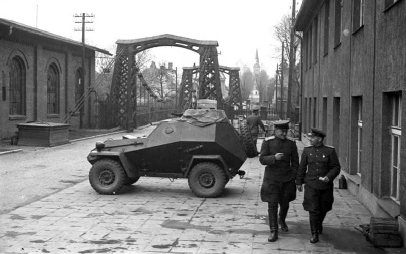 Бронеавтомобиль в Польше, 1945 год