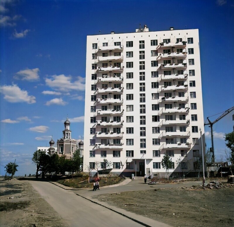 Новый жилой район Зюзино на юго-западе Москвы. Перекопская улица, 1965 год.
