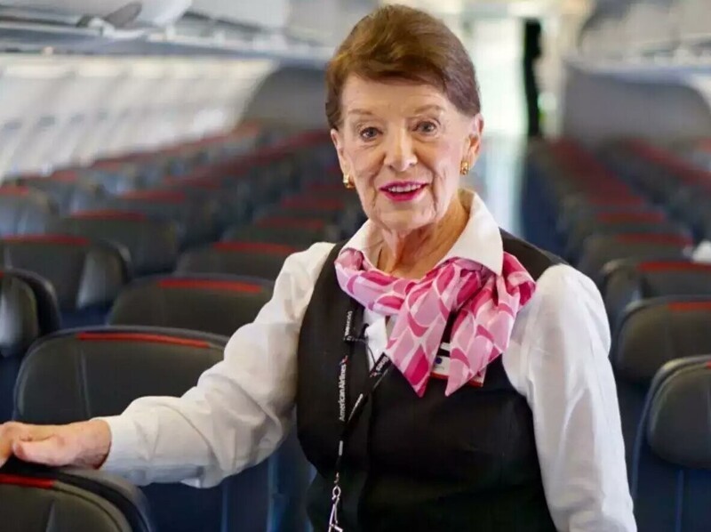 86-летняя стюардесса летает уже 65 лет и не собирается на пенсию