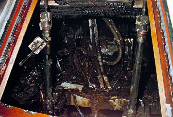 25. Обугленные остатки кабины "Аполлона-1". В ней погибли трое астронавтов: Гас Гриссом, Эд Уайт и Роджер Чаффи