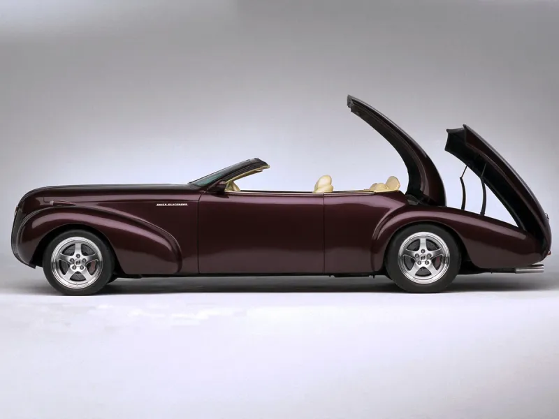 Уникальный шоу-кар Blackhawk, построенный столетнему юбилею Buick