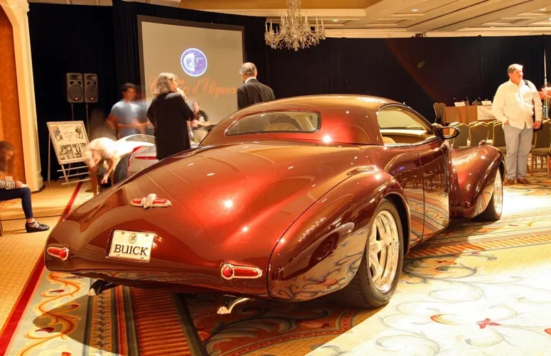 Уникальный шоу-кар Blackhawk, построенный столетнему юбилею Buick