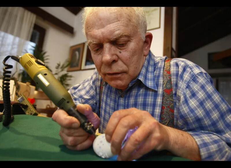 Мужчина из Словении создаёт шедевры из яичной скорлупы